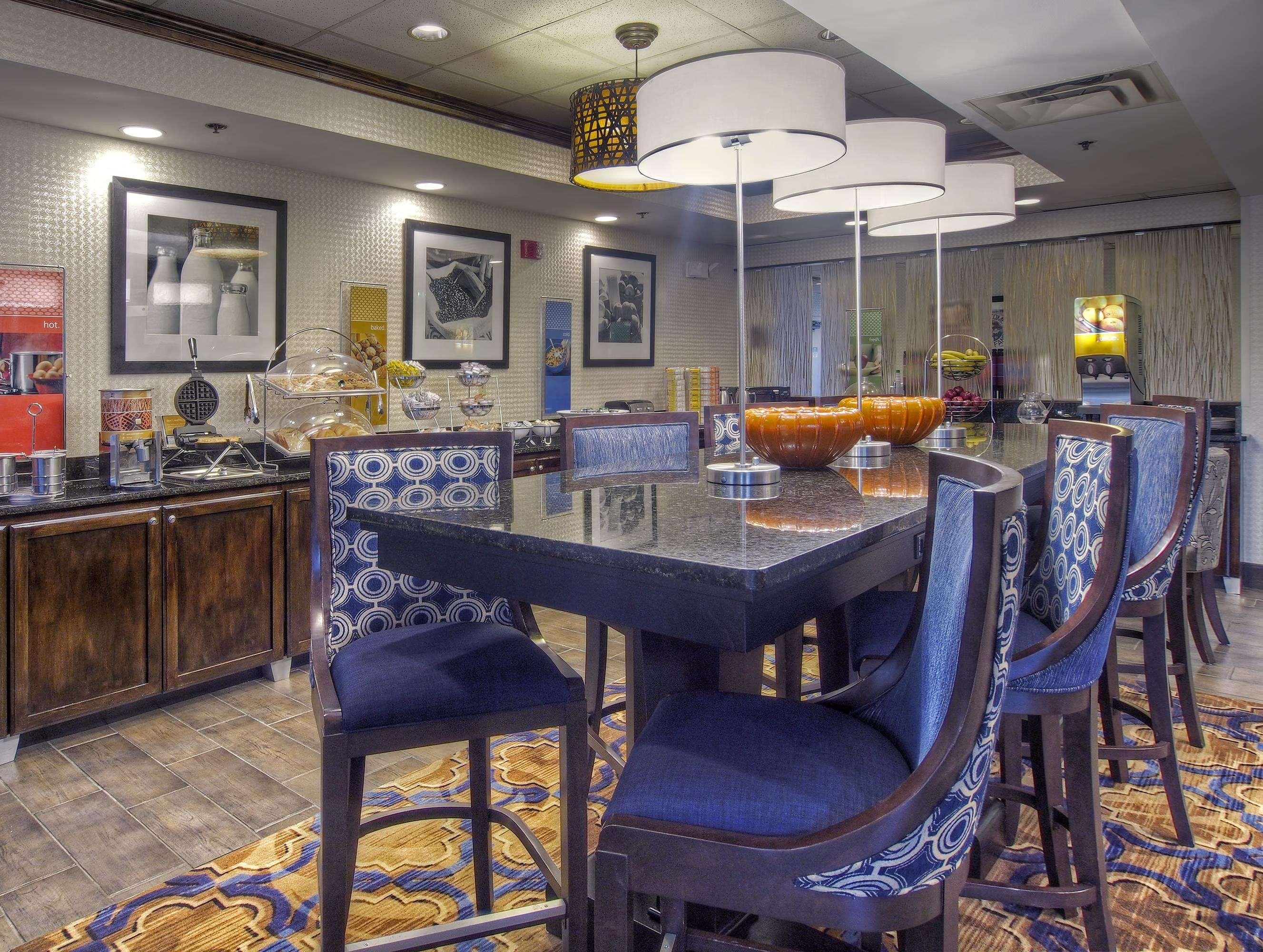 Hampton Inn Bristol Eksteriør billede