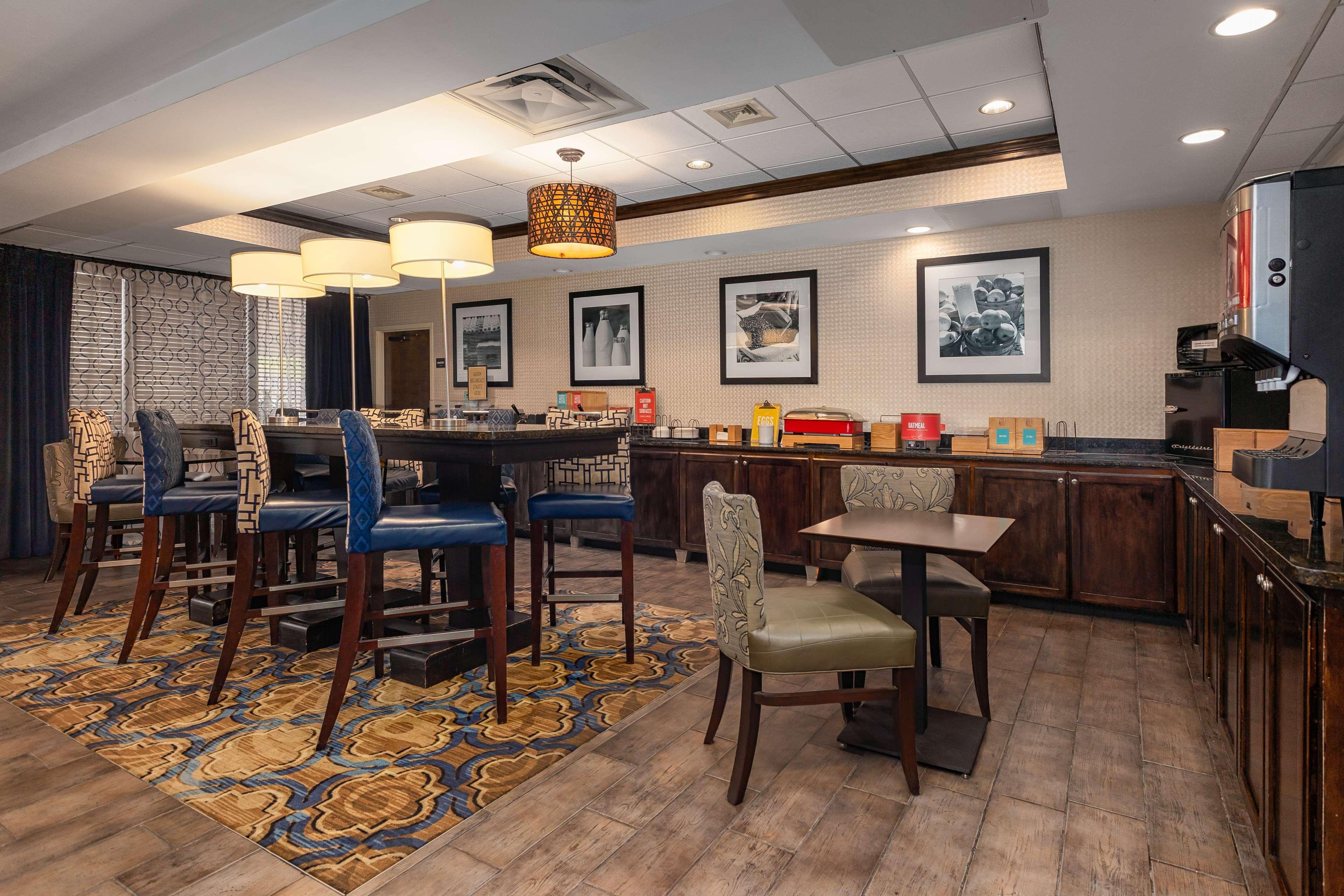 Hampton Inn Bristol Eksteriør billede
